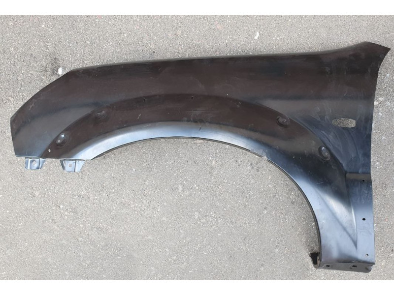 Крило ліве SsangYong Rexton 01-06 під рант OE 5181108031