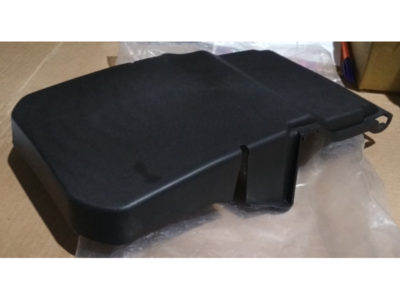 Кришка акумулятора верхня Ford Focus 2 2008-2010 Китай 1467422, 7M5110A659AB