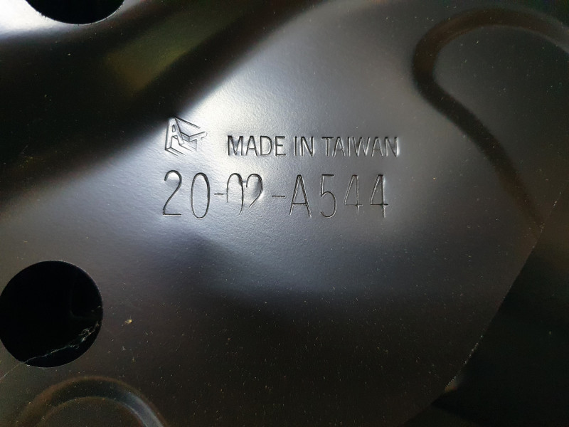 Кришка багажника без отвору під спойлер Toyota Camry LE V55 2014-2017 Китай 6440106A40