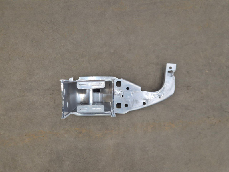 Кронштейн підсилювача переднього бампера праве Audi A6 C7, A7 4G7 (Тайвань) 4G0807134E