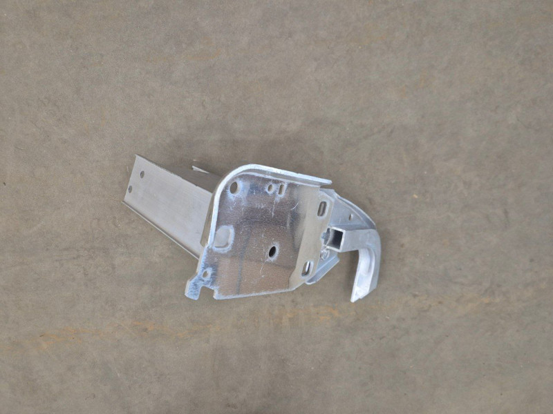 Кронштейн підсилювача переднього бампера праве Audi A6 C7, A7 4G7 (Тайвань) 4G0807134E