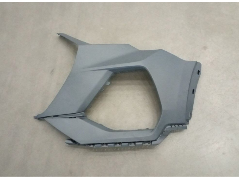 Кут переднього бампера лівий без отвору під парктронік Audi Q3 S-Line 2018- Тайвань 83A807107H