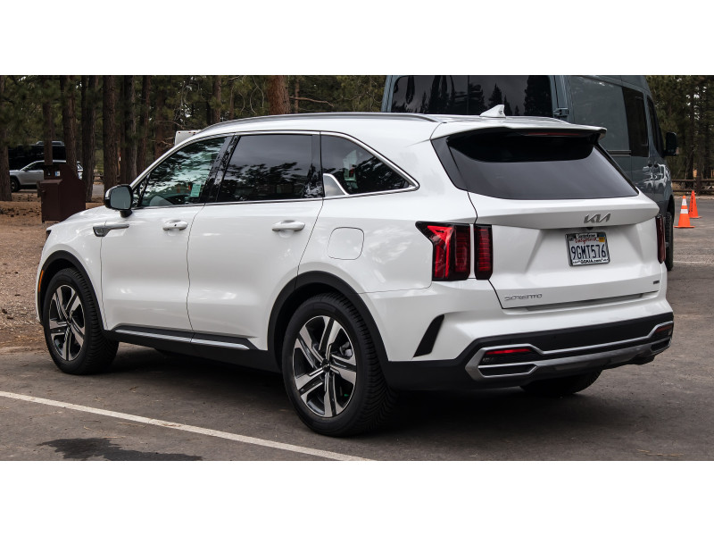 Ліхтар задній лівий в бампері Kia Sorento IV 2020-2023 TYC 92406P2000