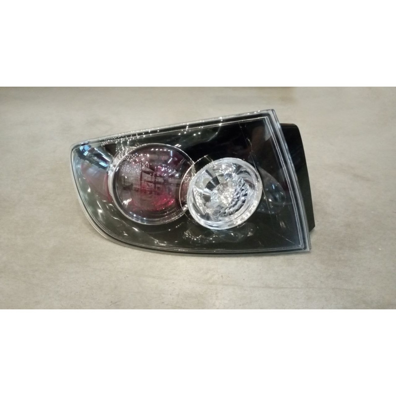 Ліхтар задній лівий зовнішній Mazda 3 BK седан 04-09 (TYC) BR5H51160C
