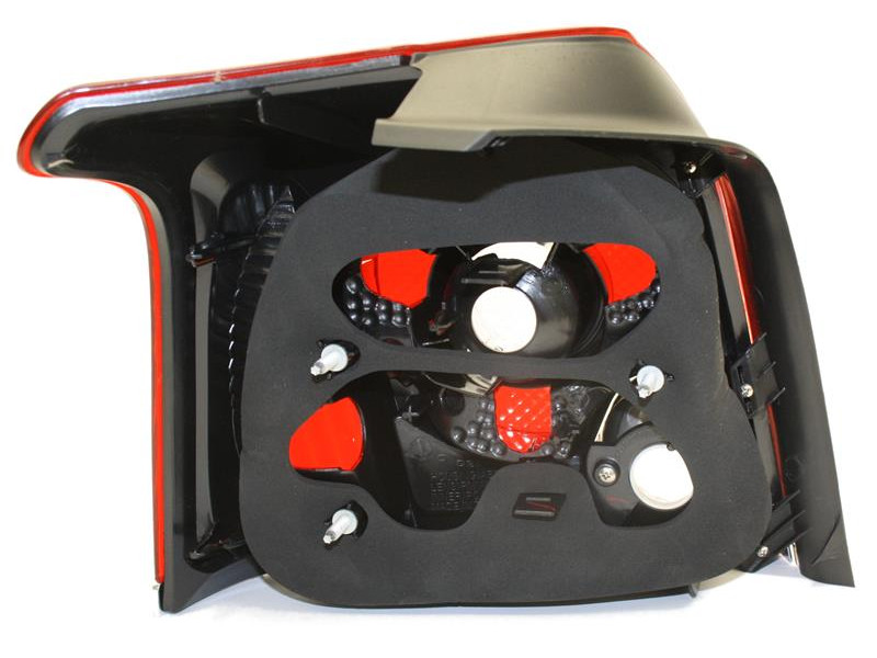 Ліхтар задній правий Toyota Avensis T25 седан 06-08 (DP) 8156105220