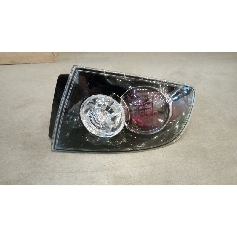 Ліхтар задній правий зовнішній Mazda 3 BK седан 04-09 (TYC) BR5H51150C