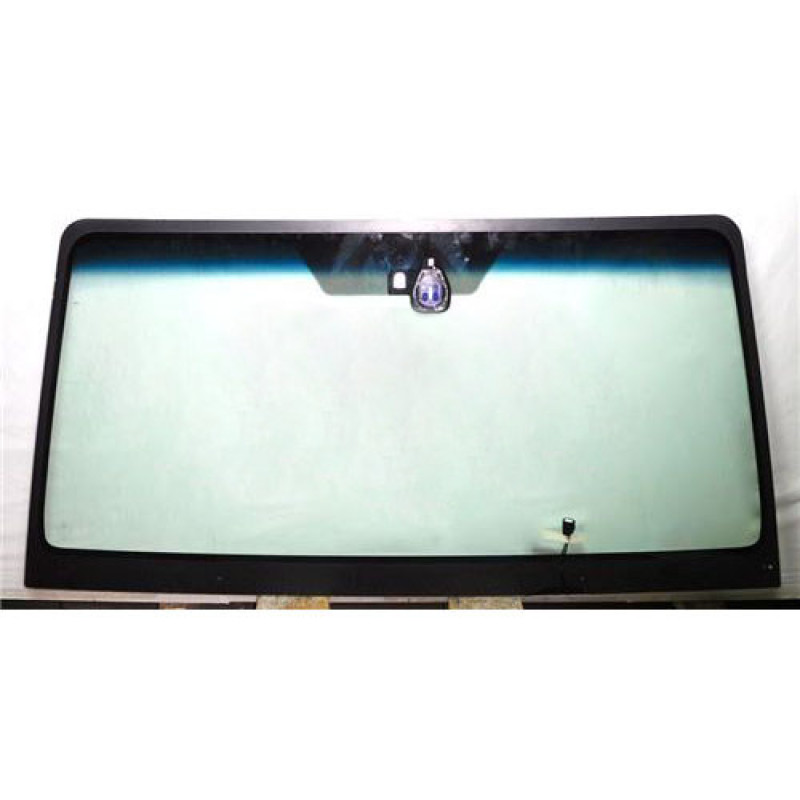 Лобове скло Mitsubishi Pajero 4 07-21 (Pilkington) датчик, обігрів, акустичне