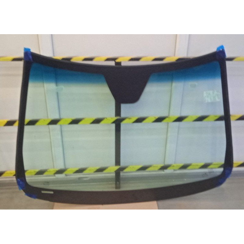 Лобове скло Volvo XC90 02-12 (XYG)