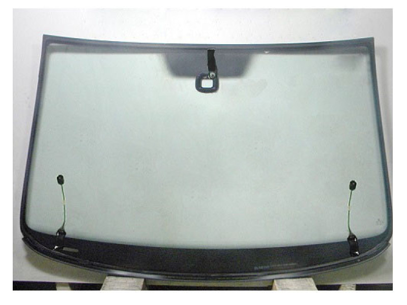 Лобове скло VW Passat B7 Європа 11-14 (Pilkington) обігрів, датчик, акустичне