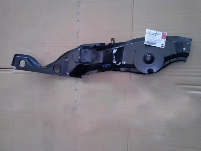 Лонжерон задній правий Opel Vectra A 88-95 (Klokkerhom) опора і тримач пружини