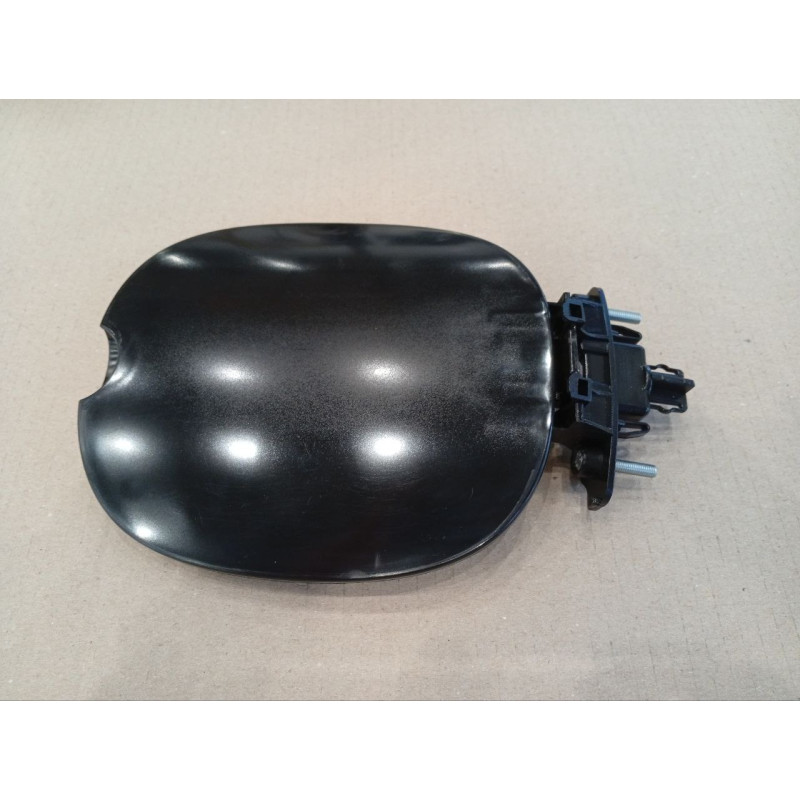 Люк бензобака задній Renault Symbol/Clio 2001-2008 Тайвань 7700433127