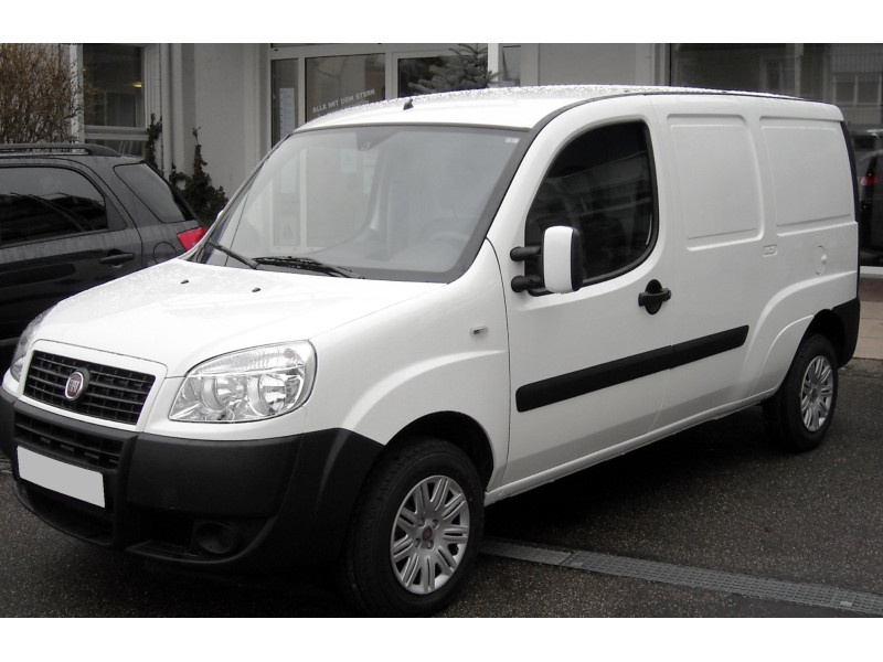Молдинг під фарою лівий Fiat Doblo 2005-2009 FPS 735418075