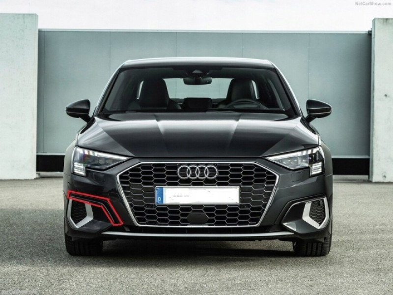 Молдинг переднього бампера правий Audi A3 8Y 2020- FPS 8Y0807534 9B9