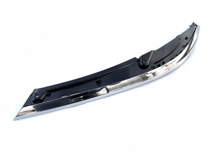 Накладка над фарою ліва VW Passat B8 15- європейська модель (Тайвань) хром 3G0941119B