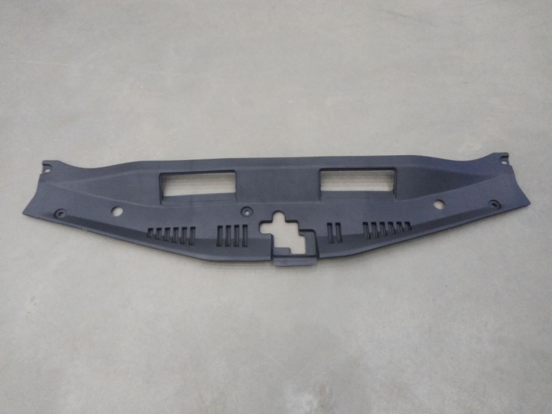 Накладка над радіатором Toyota Camry XV70 18- (Тайвань) верхній дефлектор 5329533130, 5329506190