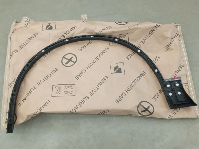 Накладка переднього крила права VW Touareg 2 14-18 (Тайвань) 7P6853718FGRU