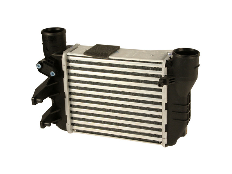 Інтеркулер 1.8 T Audi A4 B6, A4 B7 (NISSENS) 8E0145805N