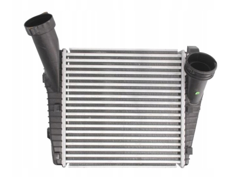 Інтеркулер лівий VW Touareg 02-18, Audi Q7 06-15, Porsche Cayenne 02-14 (AVA) 7L6145803A, 95511063910