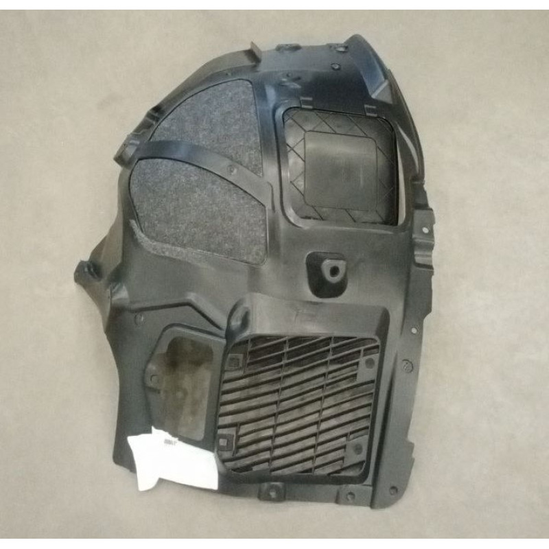 Підкрилок передній лівий передня частина BMW 5 G30/G31 2017- Тайвань 51717340785