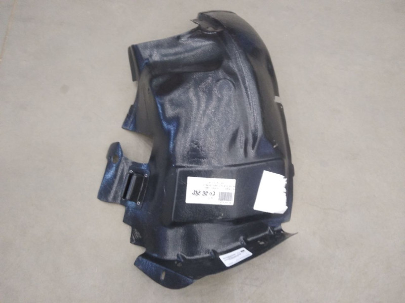 Підкрилок передній лівий (передня частина) Renault Scenic 1 1996-1999 7700432024