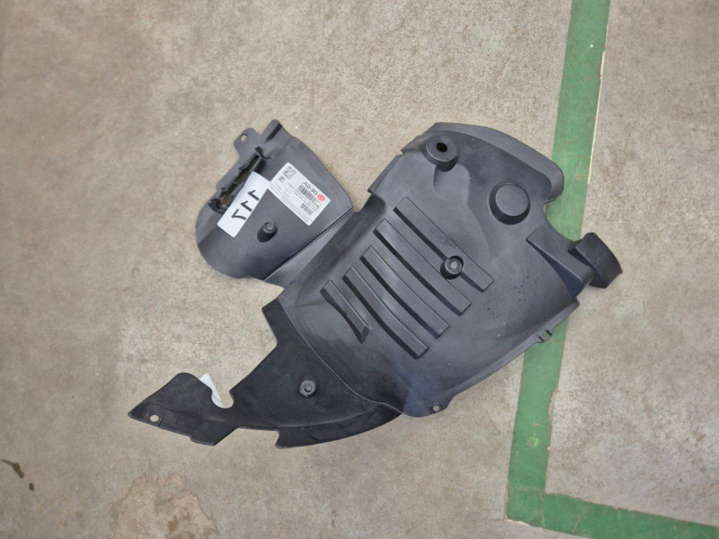 Підкрилок передній лівий Renault Kangoo 1997-2009 FPS 8200333274