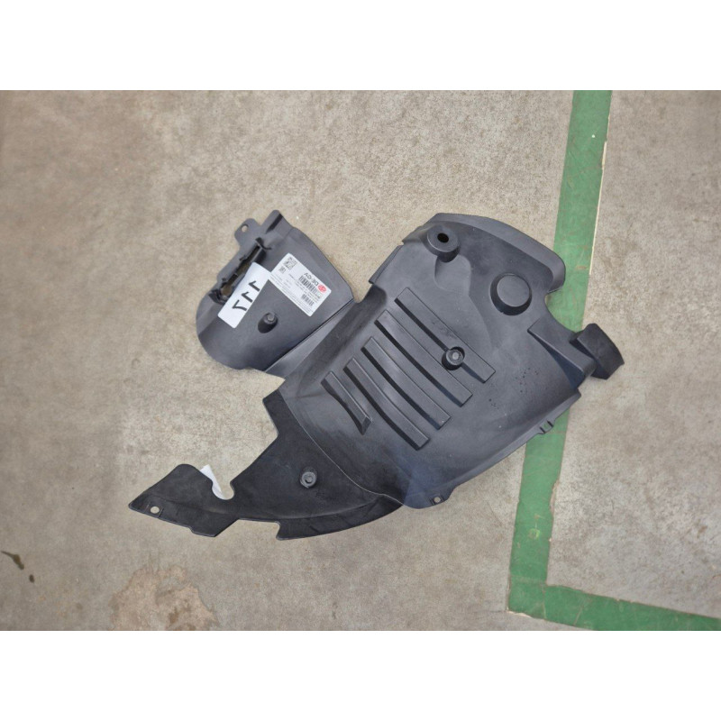 Підкрилок передній лівий Renault Kangoo 1997-2009 FPS 8200333274