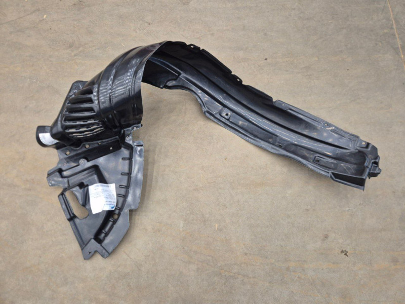 Підкрилок передній лівий Toyota Avensis T25 2003-2006 Tempest
