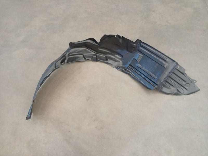 Підкрилок передній лівий Toyota Avensis Verso 2001-2009 LKQ 5387505030