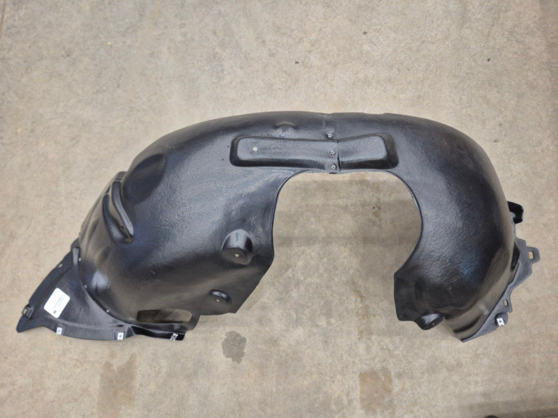 Підкрилок передній правий Audi A3 2012-2016 хетчбек FPS 8V0821172