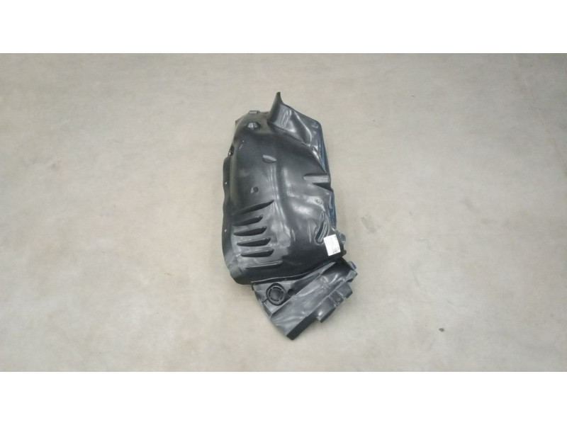 Підкрилок передній правий (пер. частина) Mercedes C W204 07-11 Тайвань A2046900230