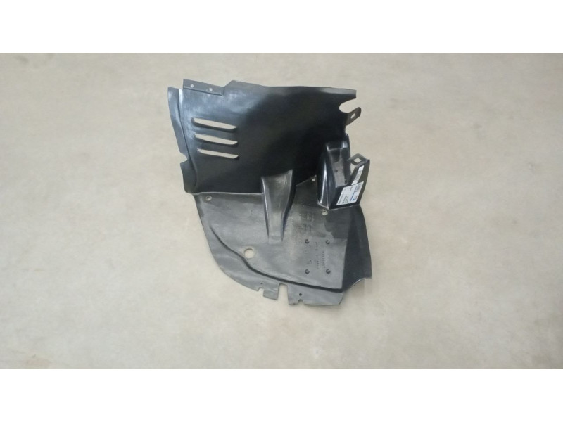 Підкрилок передній правий Mercedes C-class W202 1997-2001 передня частина Tempest