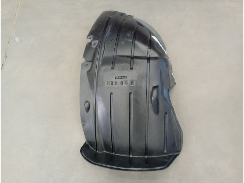 Підкрилок передній правий (передня частина) Opel Vivaro, Renault Trafic 2001-2014 TW 91165339