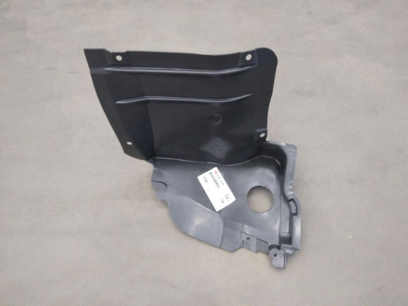 Підкрилок передній правий (передня частина) Mercedes C-Class W203 2000-2007 LKQ 2038840822