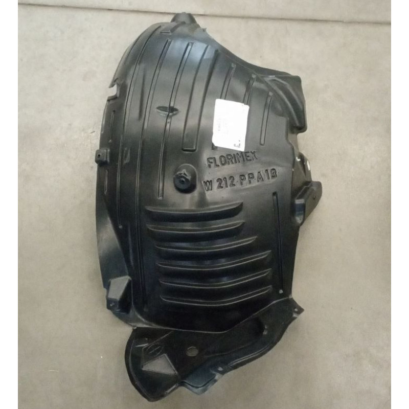 Підкрилок передній правий (передня частина) Mercedes E-Class W212 AMG 2009-2015 Elit A2126903430