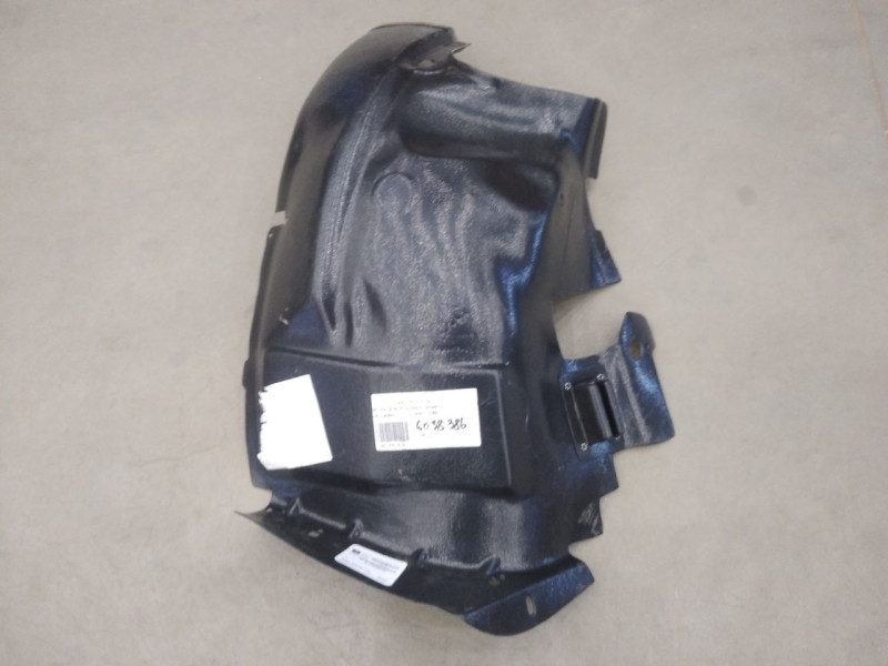 Підкрилок передній правий (передня частина) Renault Scenic 1 1996-1999 7700432025