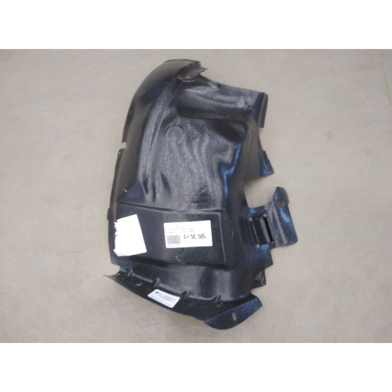 Підкрилок передній правий (передня частина) Renault Scenic 1 1996-1999  7700432025