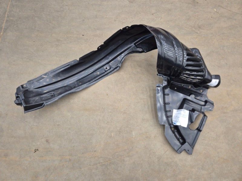 Підкрилок передній правий Toyota Avensis 2003-2006 Tempest