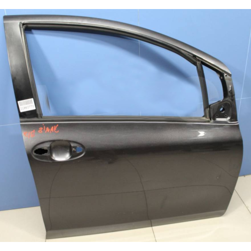 Двері передні праві Toyota Yaris 2006-2011 хетчбек FPS 6711152150