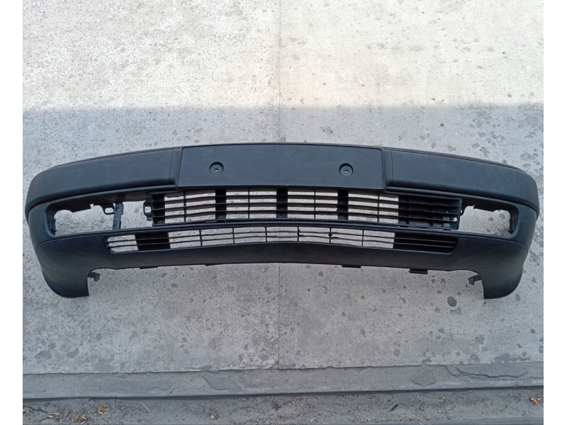 Бампер передній Audi 100 C4 1991-1994 Signeda 4A0807101A