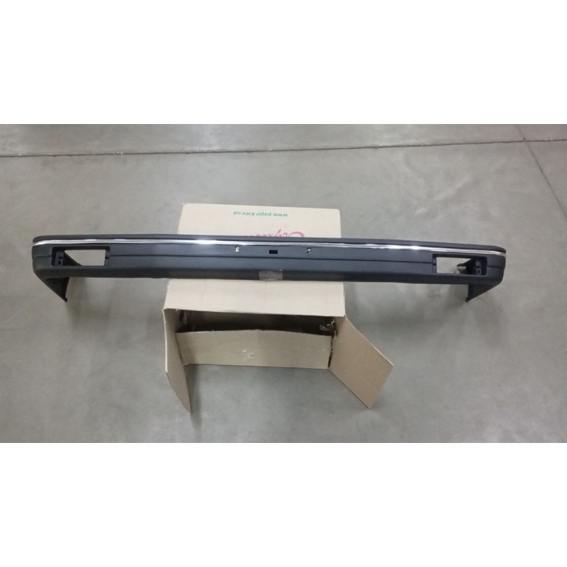 Передній бампер Mazda 323 BF 1985-1991 Elit 3431900