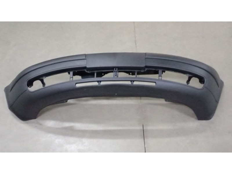 Бампер передній суцільнолитий з решітками VW Passat B5 1997-2000 Китай