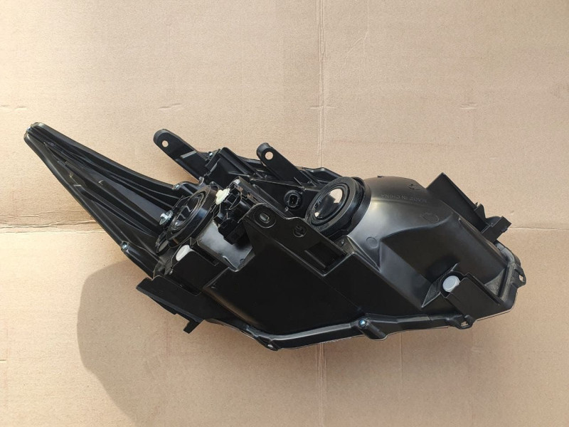 Передня фара ліва Toyota Prius USA 12-15 (Китай) мех/ел, H11/HB3 8117047520