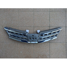 Решітка радіатора Nissan Tiida EUR 05-12 з хром молдингом (FPS) 62310EM30A