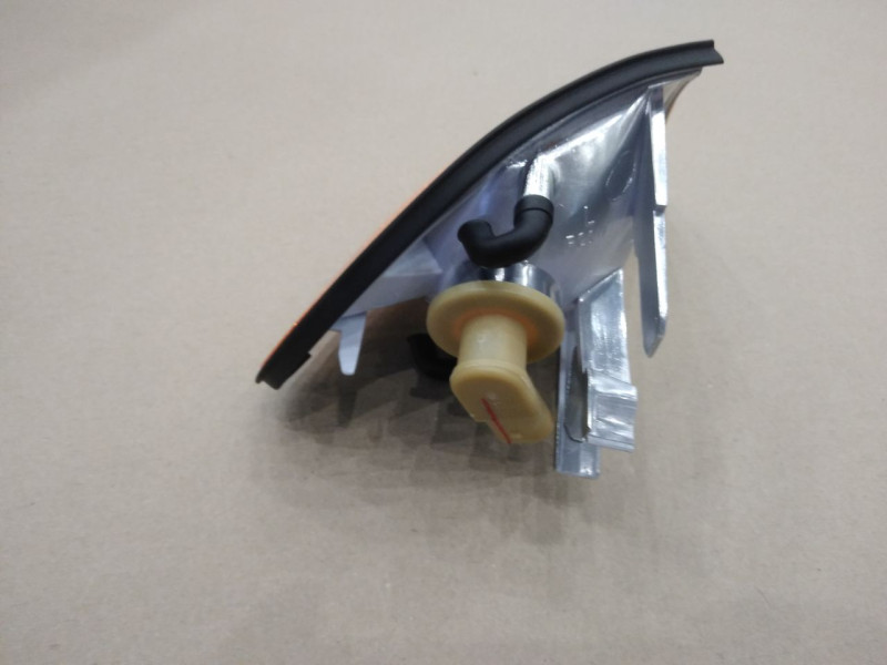 Покажчик повороту лівий жовтий BMW 3 E46 1998-2001 Depo 63136902765