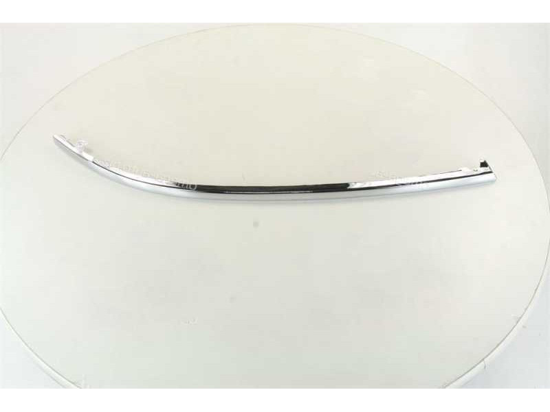 Полоска під фару права Audi A6 C5 1997-2000 хром (Tempest) 4B08071742ZZ