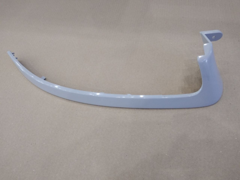 Полоска під фару права Opel Omega B 94-99 (Tempest) без отв. ом. 90460438