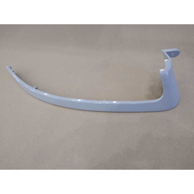 Полоска під фару права Opel Omega B 94-99 (Tempest) без отв. ом. 90460438