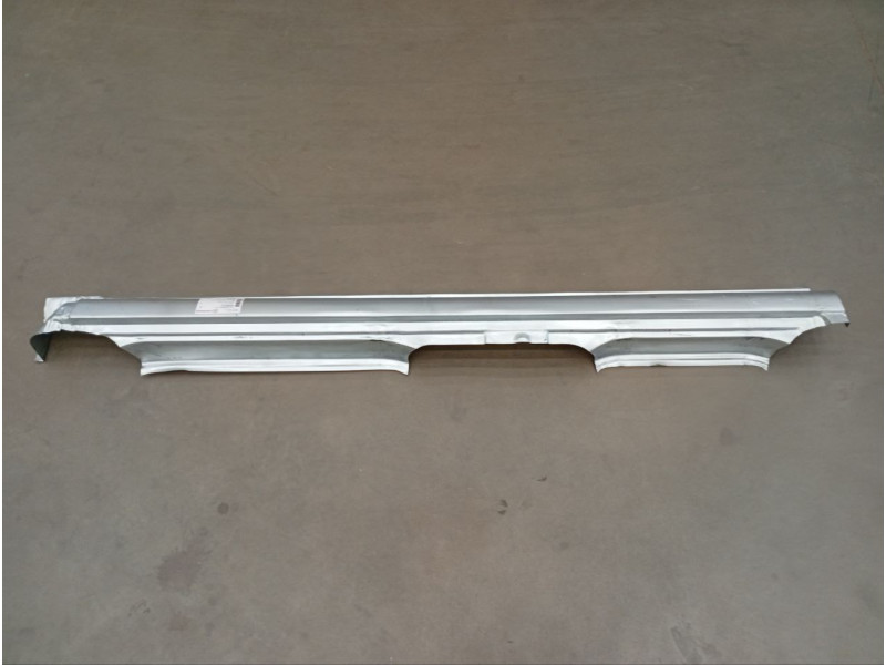 Поріг правий Kia Sorento 02-09 (Klokkerholm)