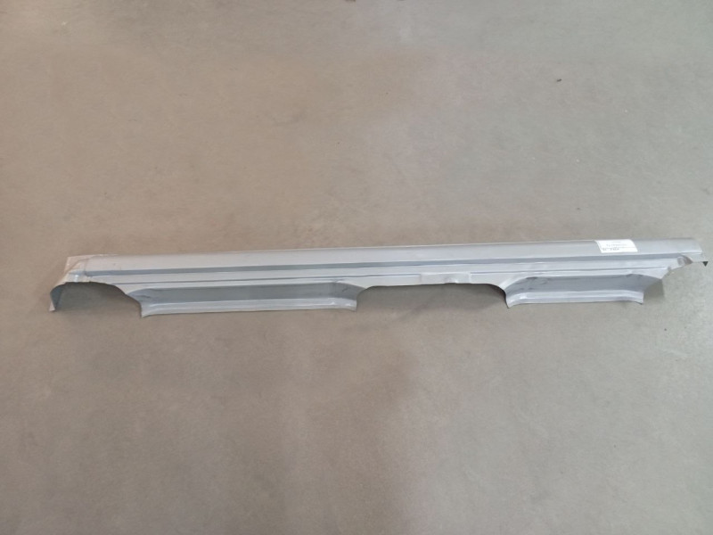 Поріг правий Kia Sorento JC 2002-2009 (PL)