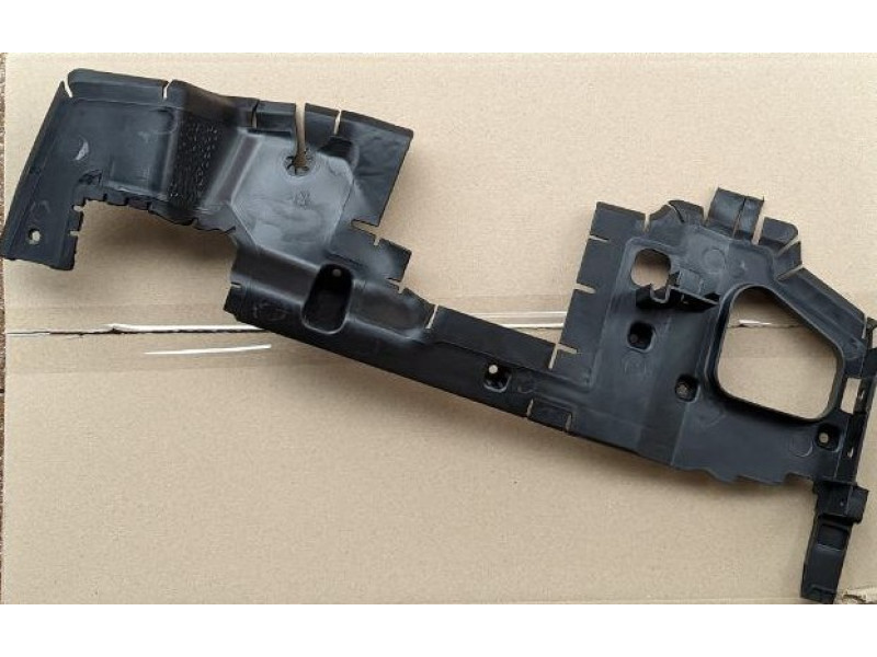 Повітрозабірник радіатора правий Jeep Compass 17-21 дефлектор (Signeda) 68244560AC